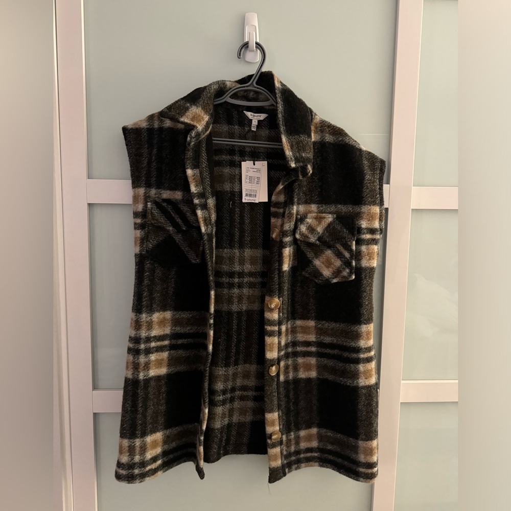 B.Young Vest. Plaid, great layering piece. Size L